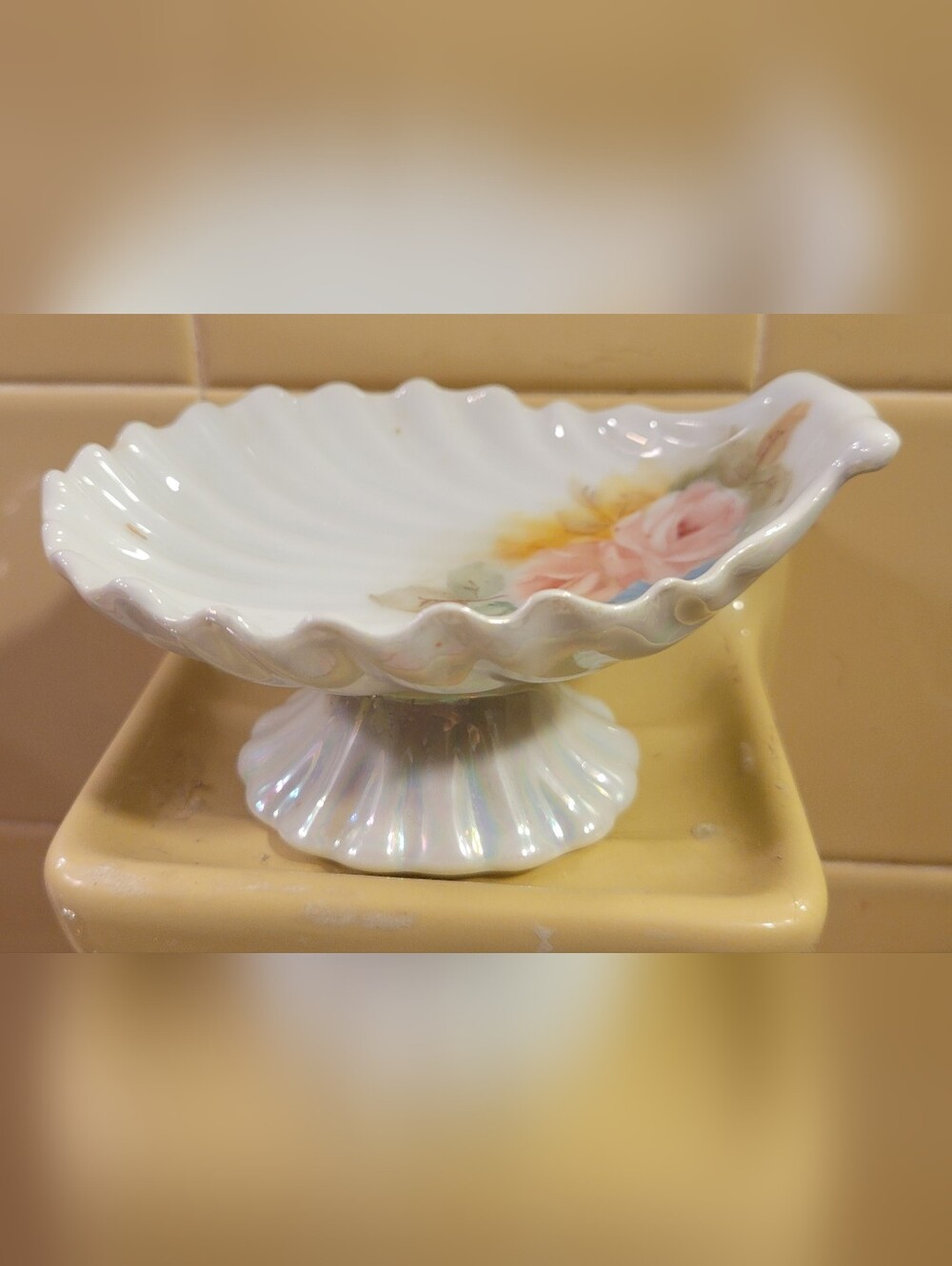 Lefton China Porcelain Scalloped Pedestal Soap Dish.